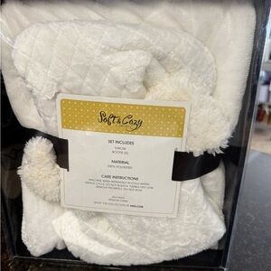 Soft & Cozy White Blanket Set